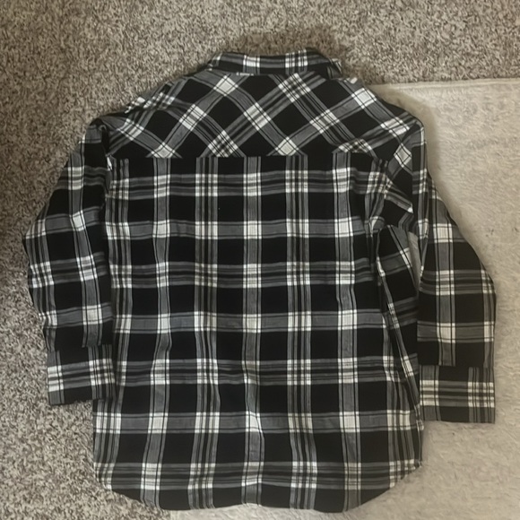 Divided by H&M Long Sleeve Button-Down Shirt - Picture 3 of 3